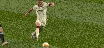 1619730372593001663.gif 7570.gif